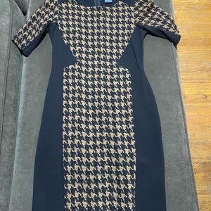 Gabby Skye Dress Size 6 LIKE NEW